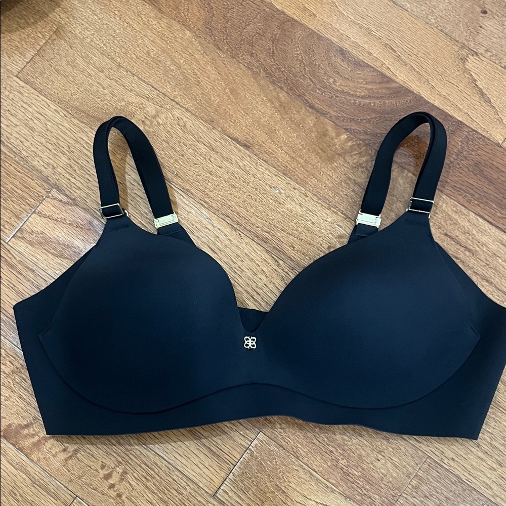 Honeylove Black Seamless Bra with Gold Accents. Cloud Embrace. Size 34 B